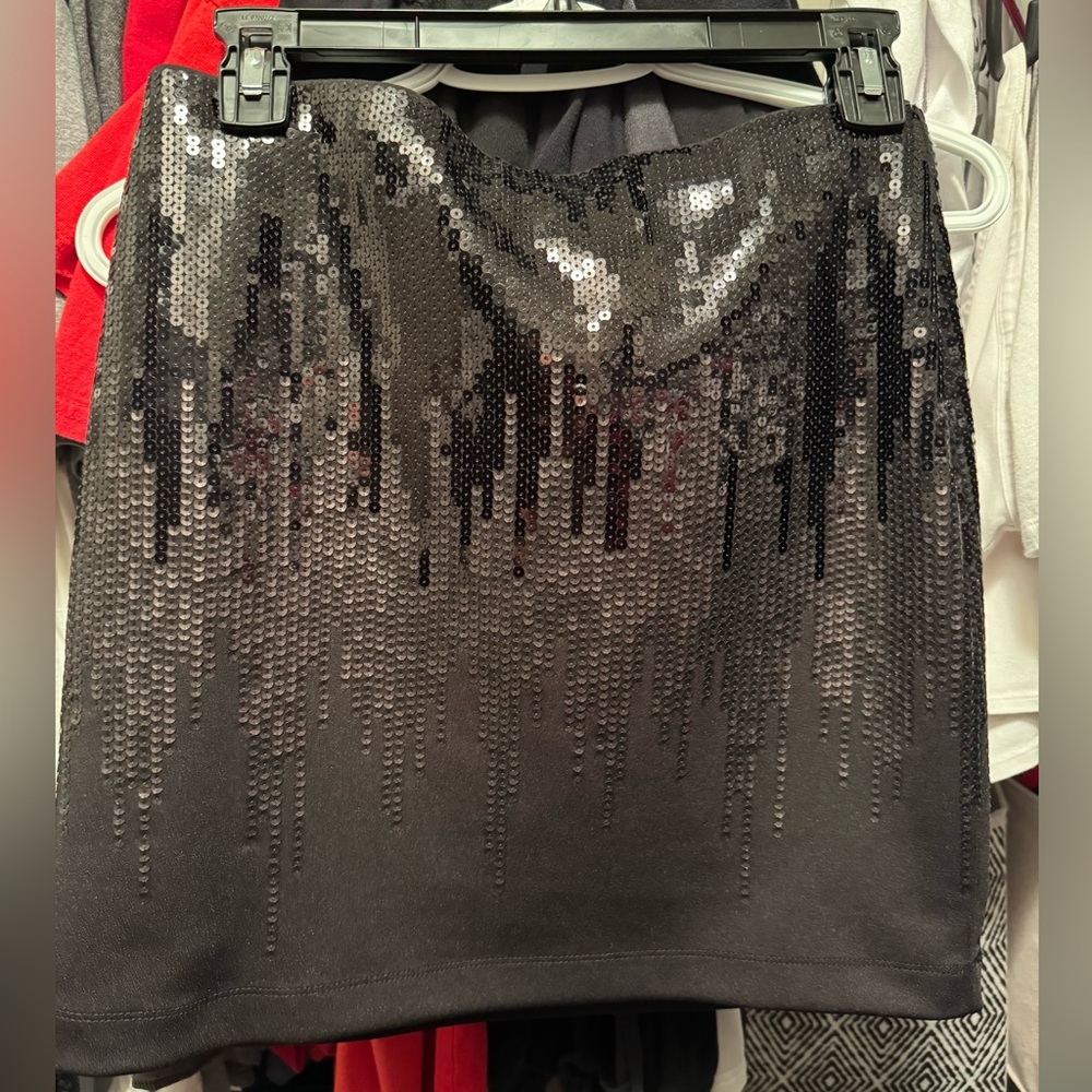 Express Mini Skirt. Black Sequins/Shimmer. 🖤